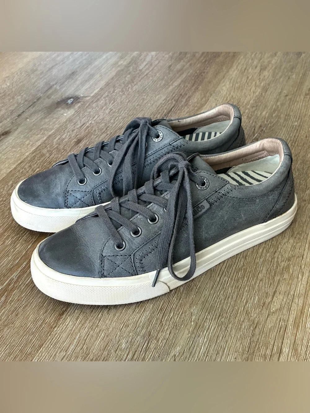 Taos Footwear Plim Soul Lux Leather Sneakers Gray Women’s Shoes Size 8